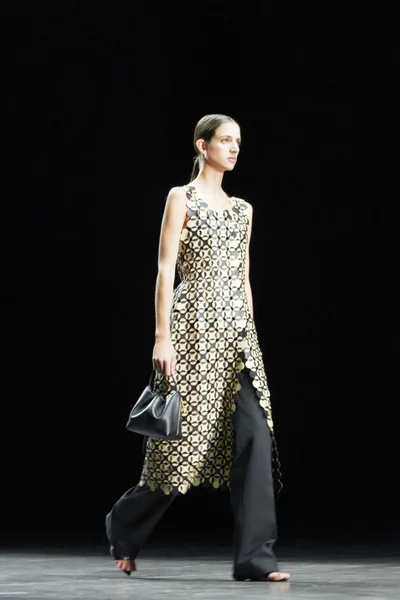 Look 27